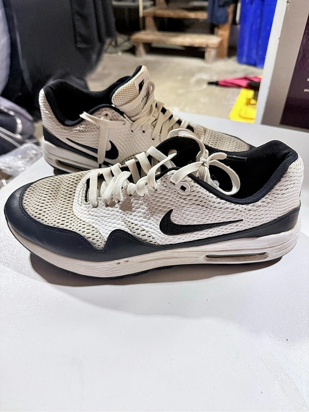 Nike Mens Air Max White & Black US 10